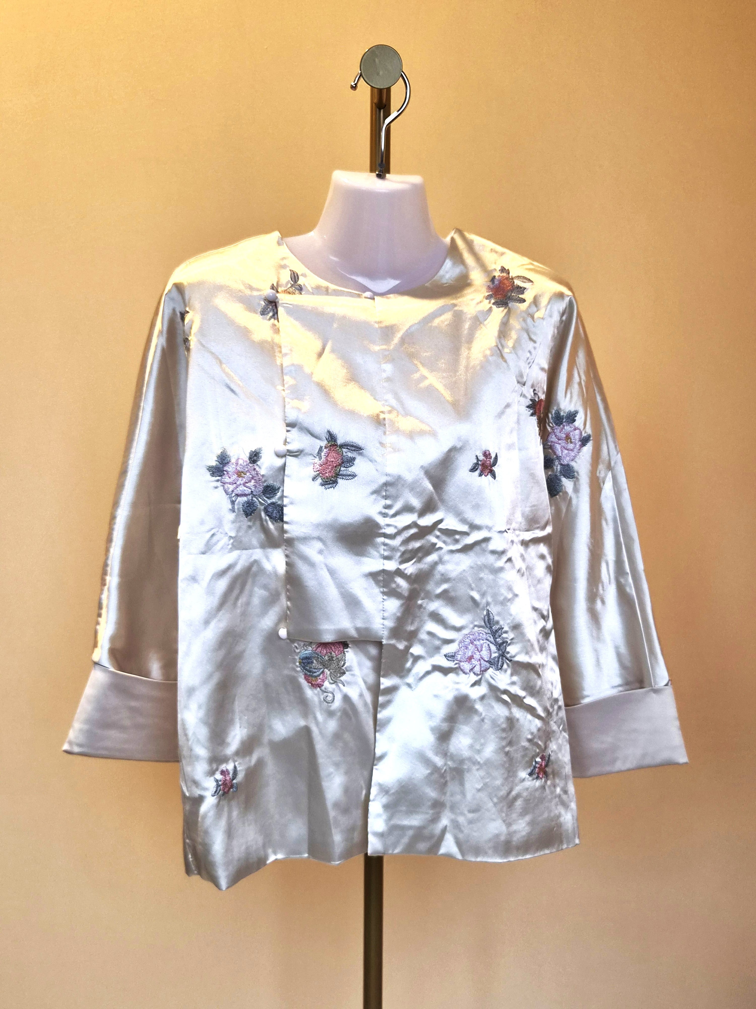 ih White Satin Embroidered Blouse – Size 3 (Approx. M)