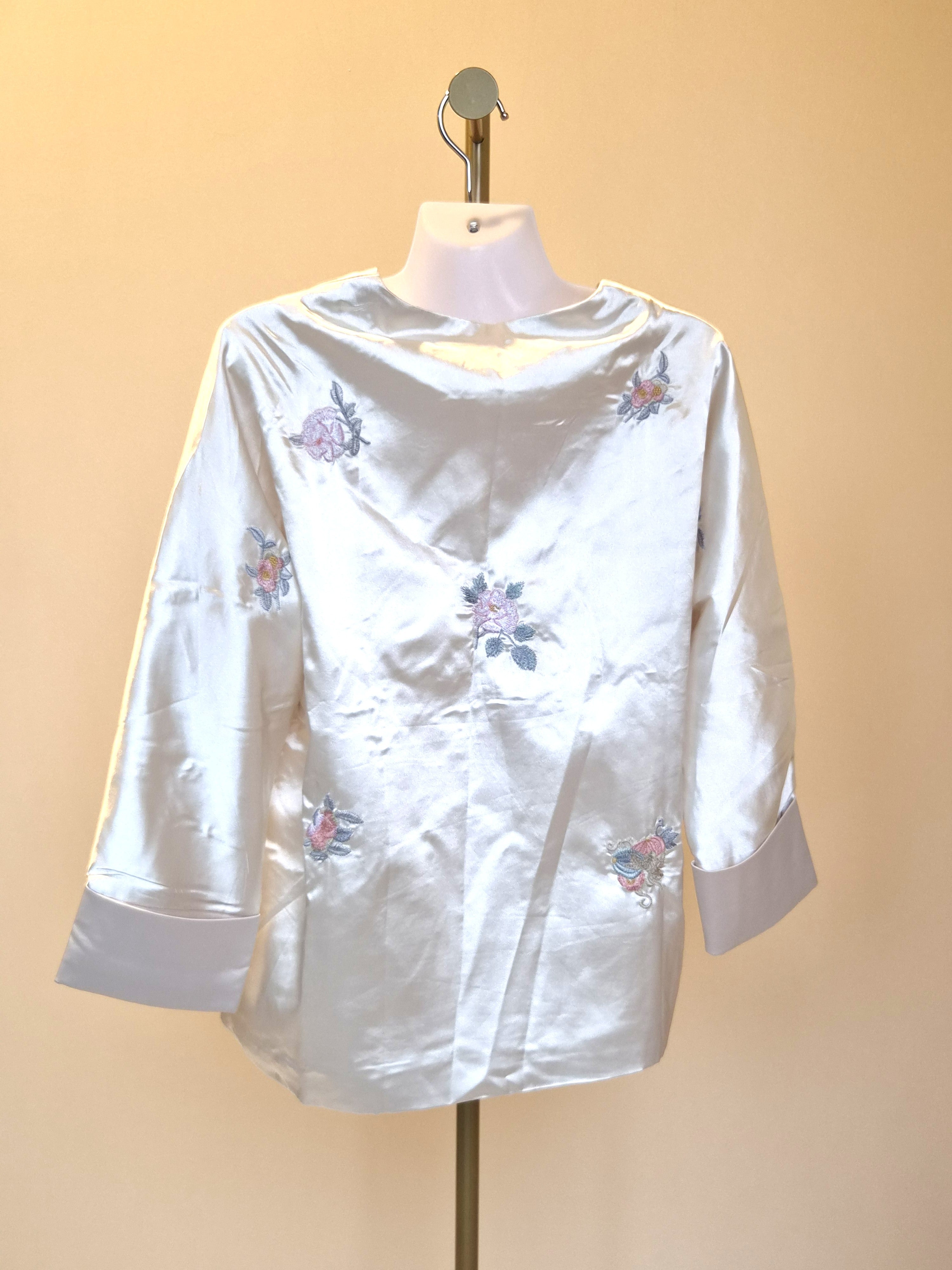 ih White Satin Embroidered Blouse – Size 3 (Approx. M)