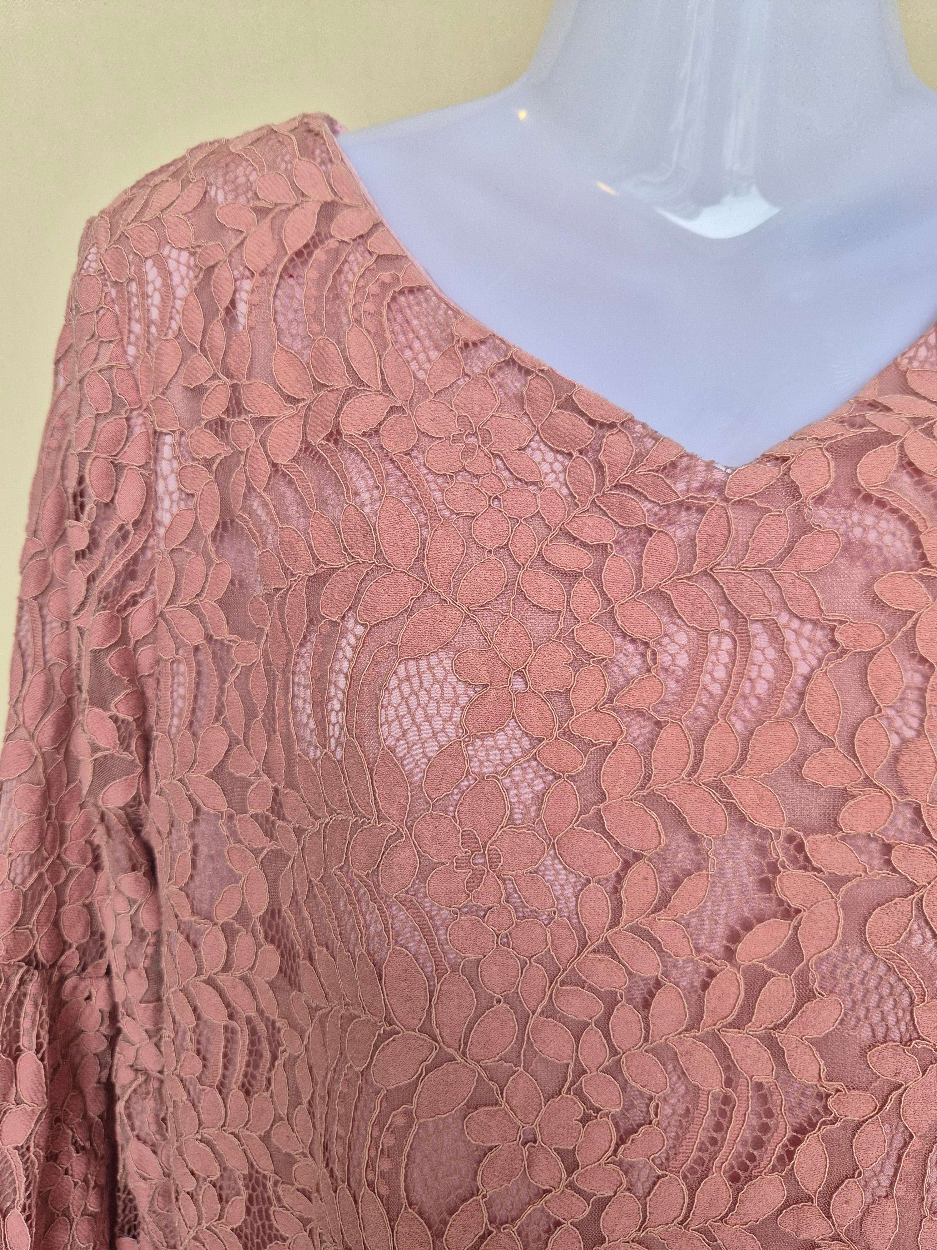 Ms. Read Lace Blouse – UK16 / US12 (L)
