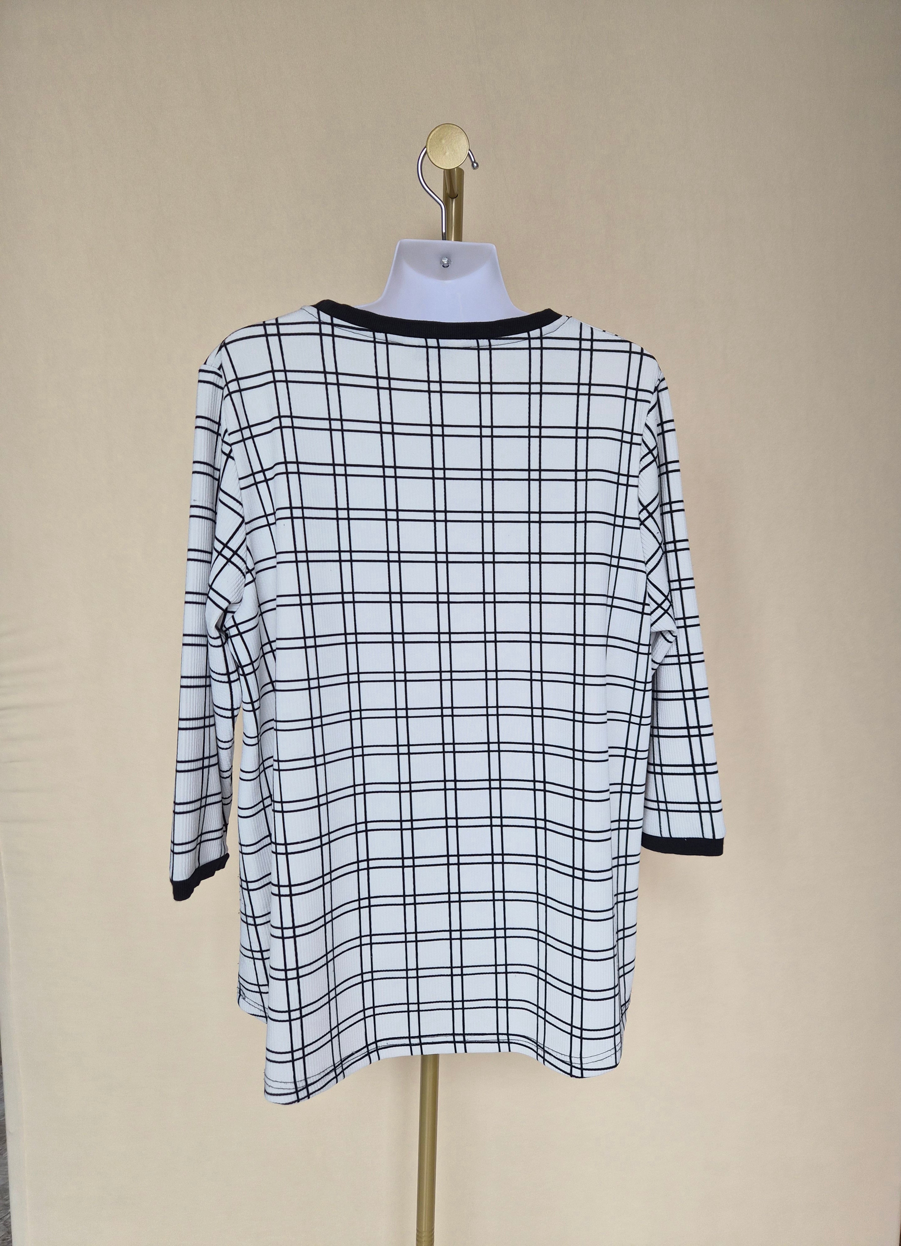 Ms. Read Grid Print Top – UK16 / US12 (L)