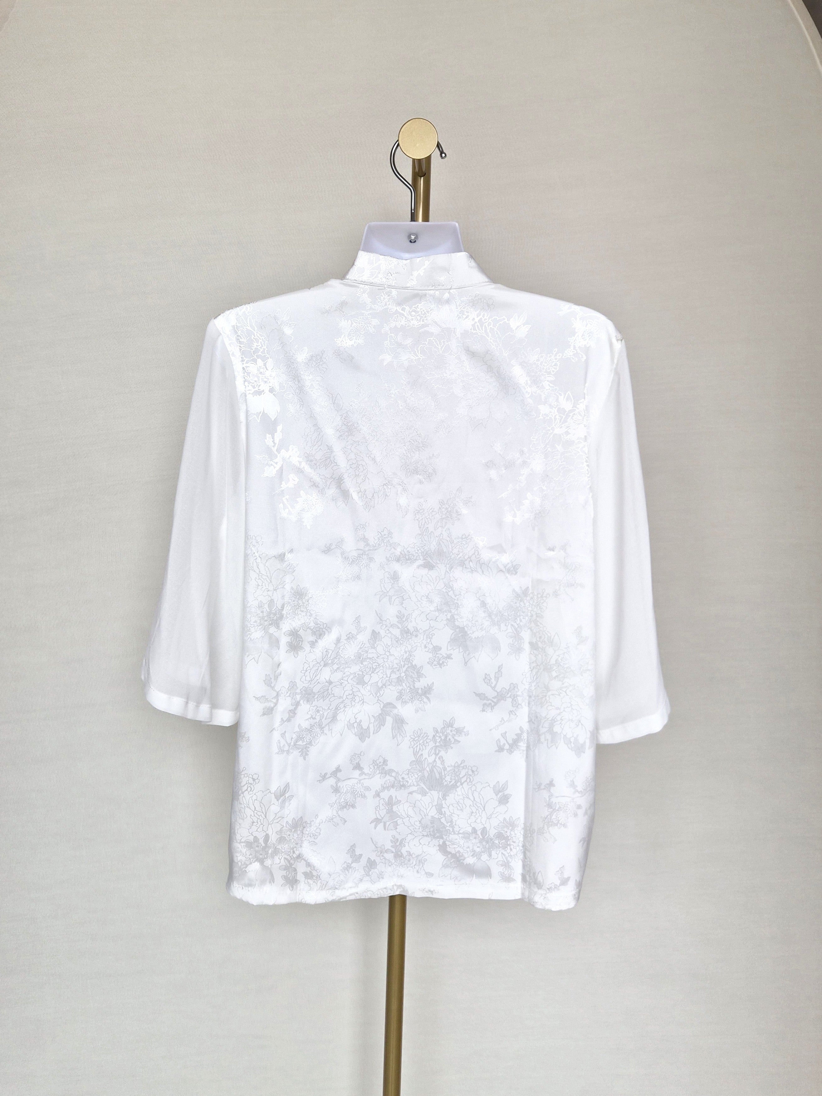 Elegant White Floral Mandarin Collar Blouse Free Size