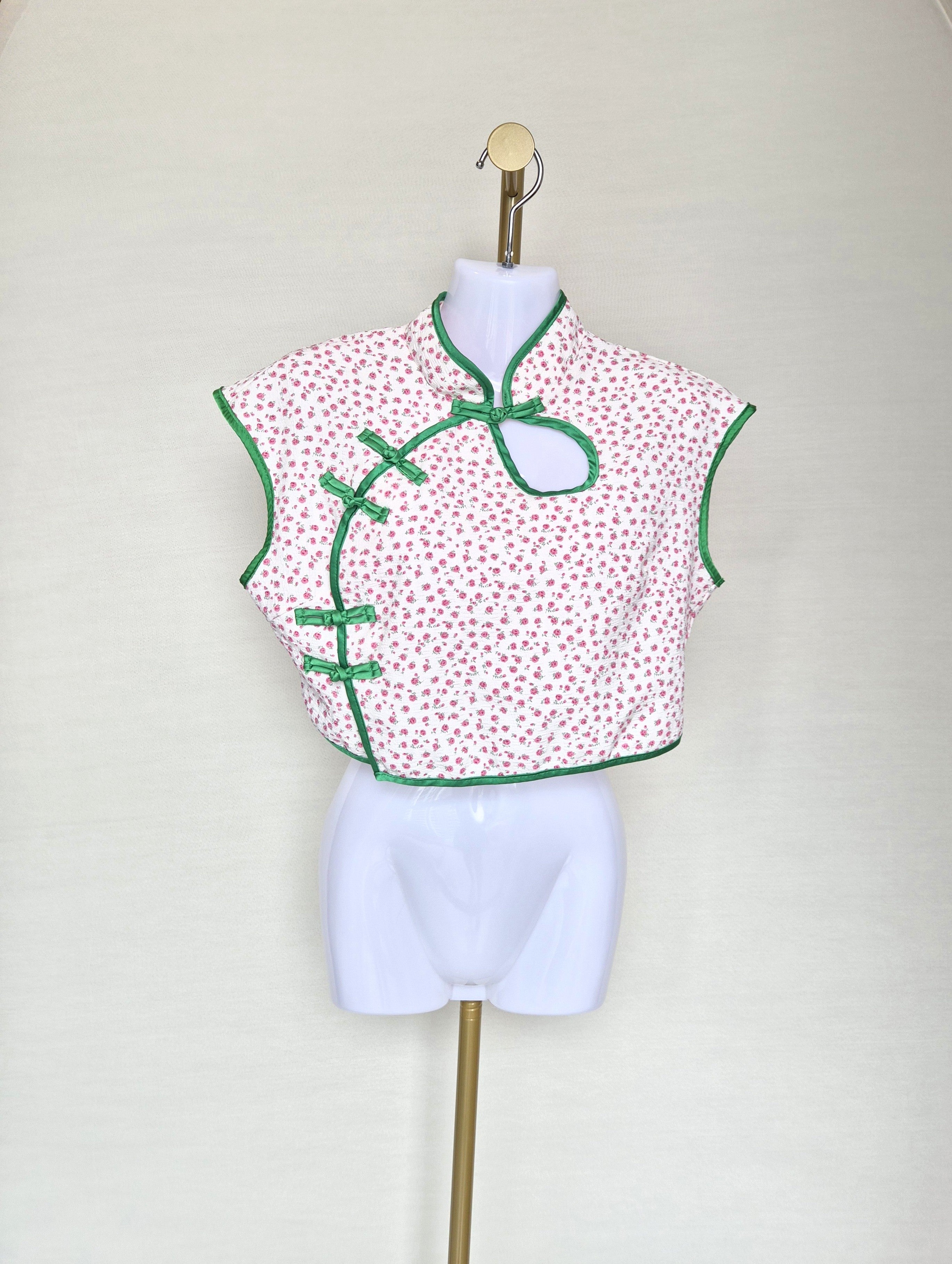 SHEIN Floral Mandarin Collar Crop Top – Size L (US 8/10)