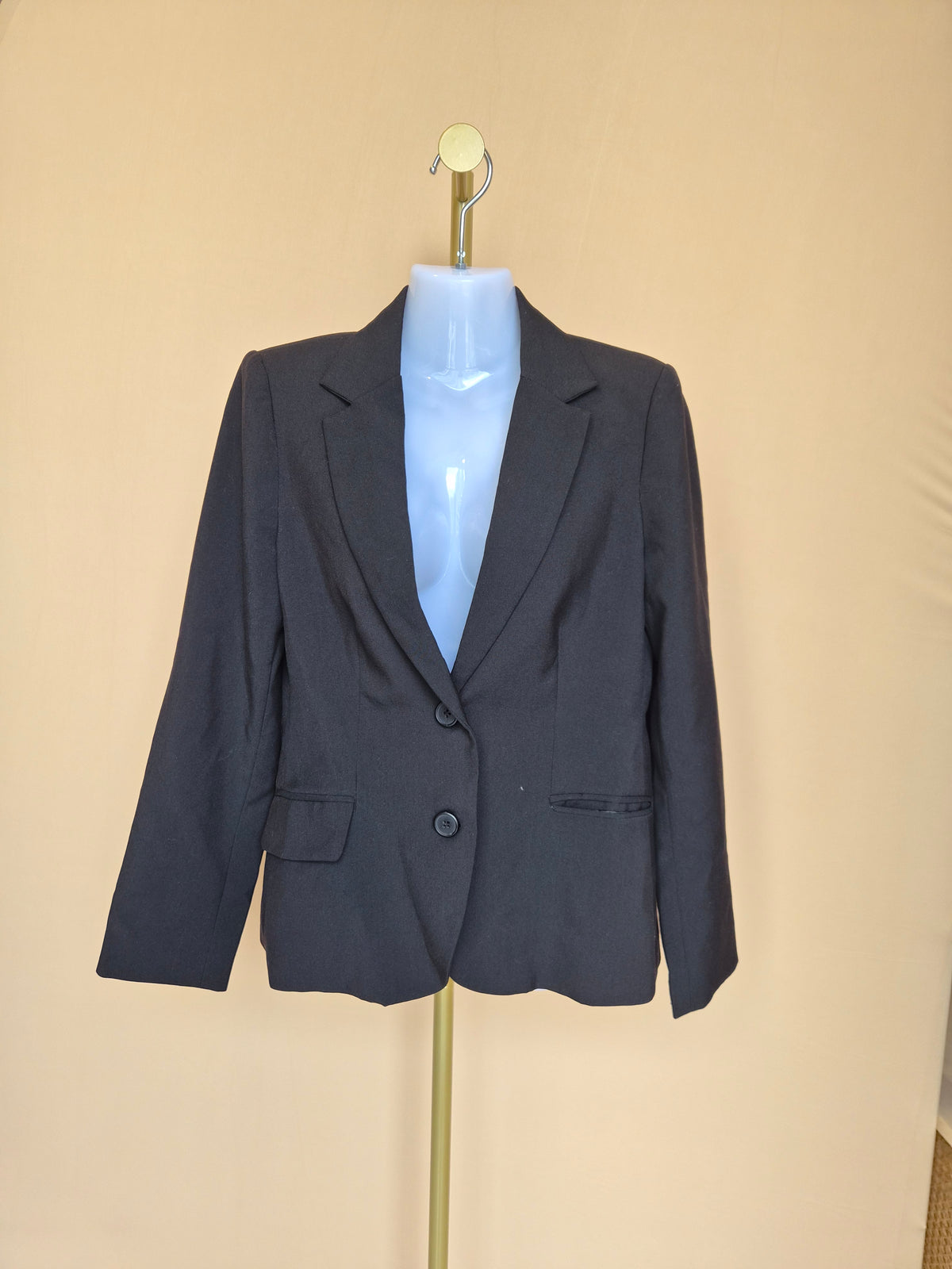 Classic Black Tailored Blazer – Size L
