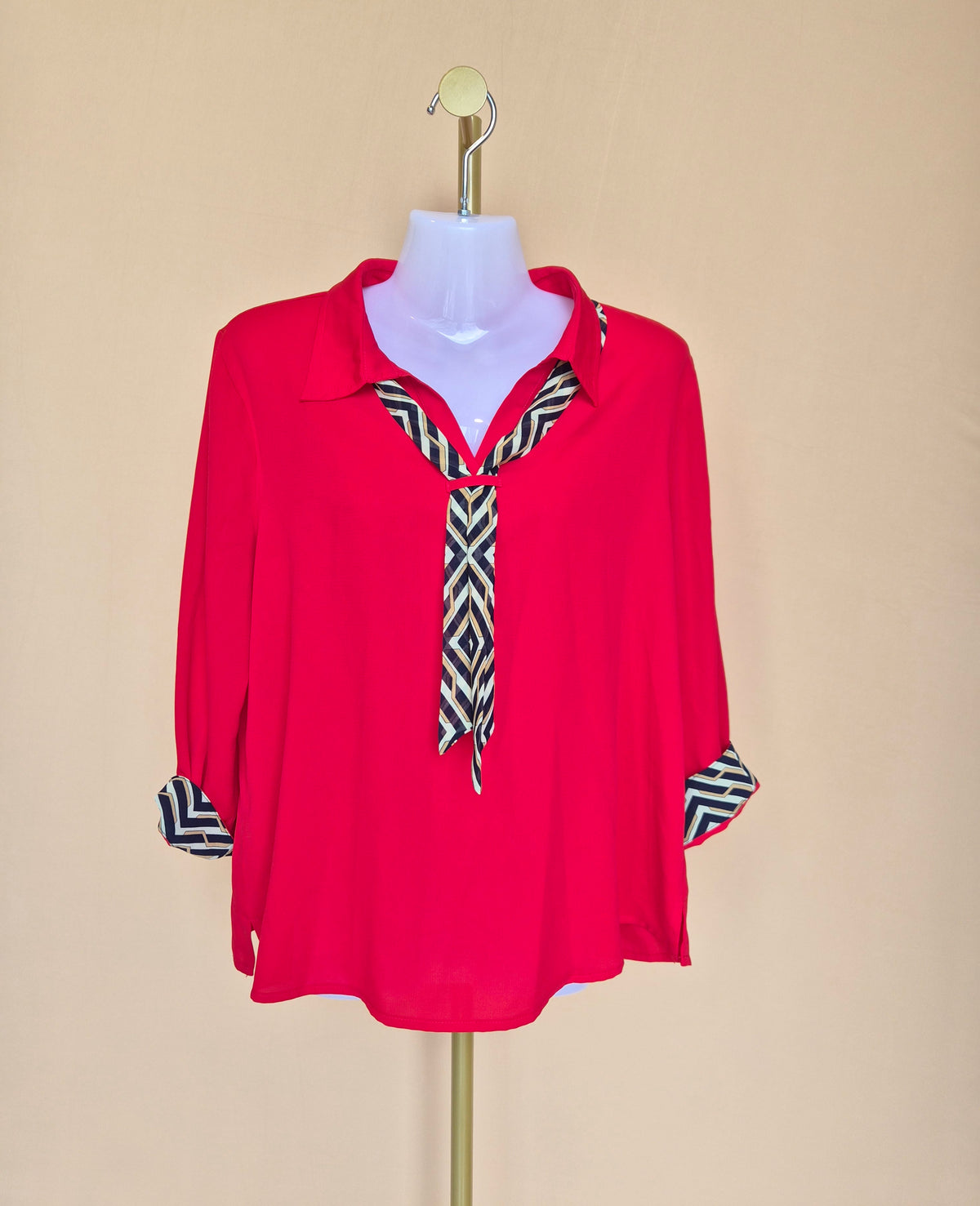 BEGA Red Contrast-Trim Blouse – Size XL