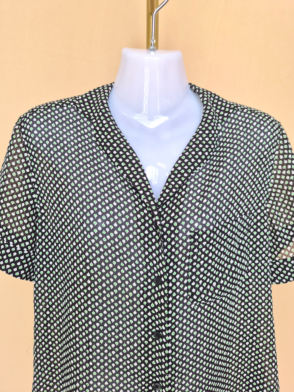 Uniqlo Black Printed Short-Sleeve Blouse – Size L