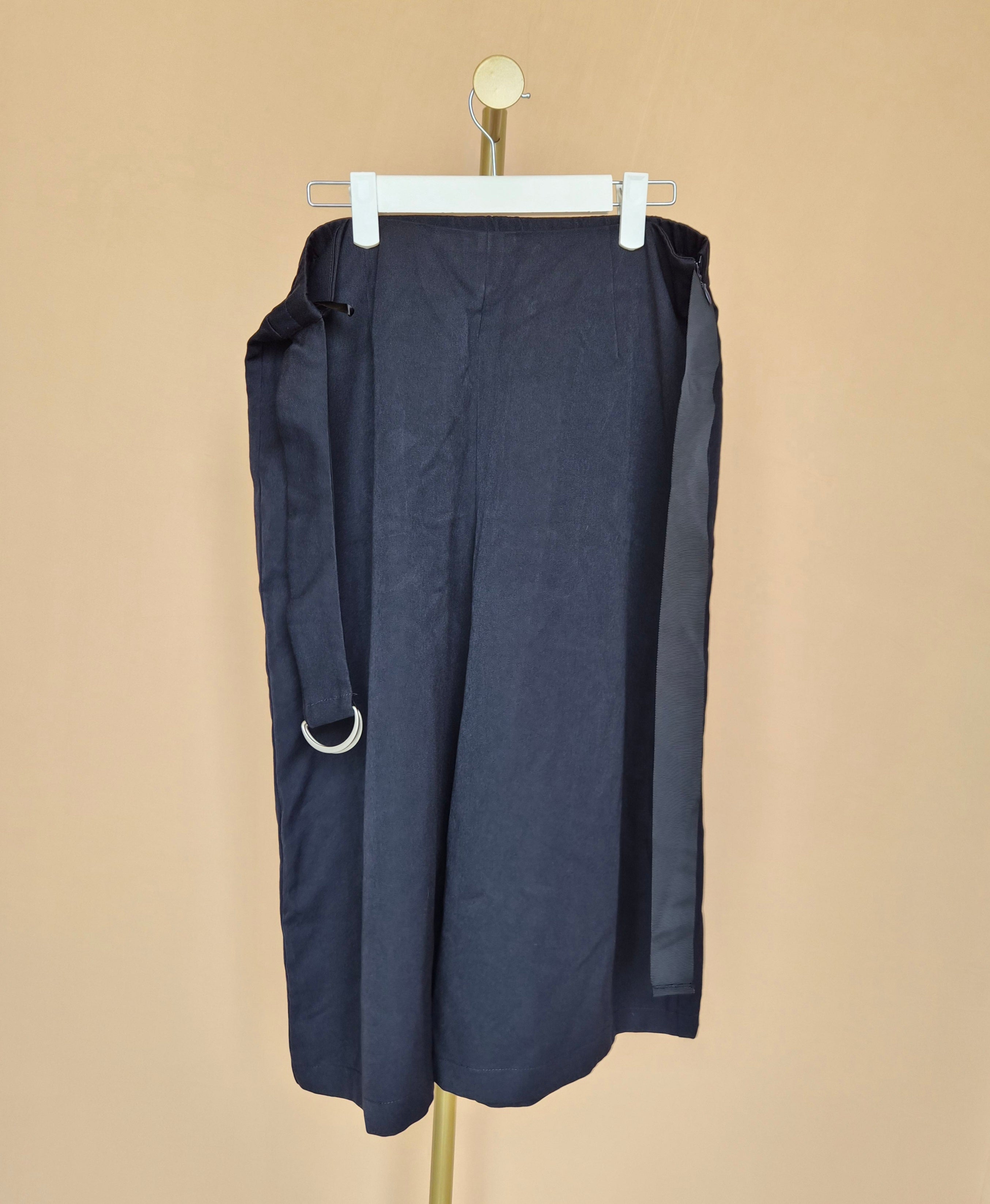 iORA Navy Belted Wide-Leg Culottes – Size L