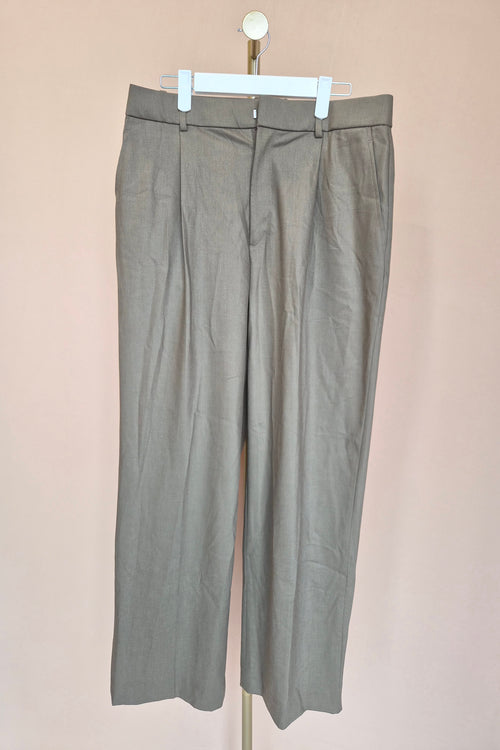 Uniqlo Taupe Pleated Wide-Leg Trousers – Size XL