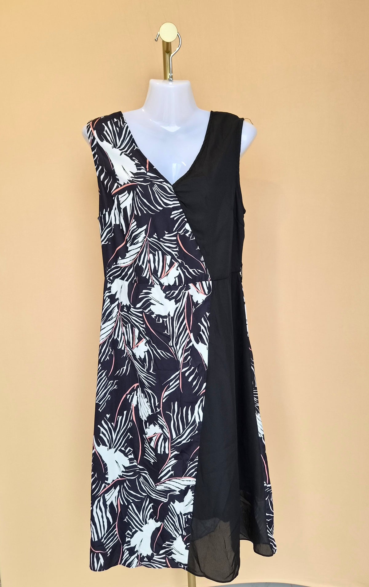Zalora Tropical Print Colour-Block Midi Dress – Size L