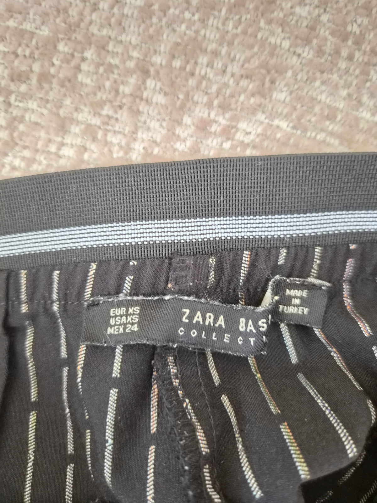 Zara Basic Printed Tapered Trousers – Size XS