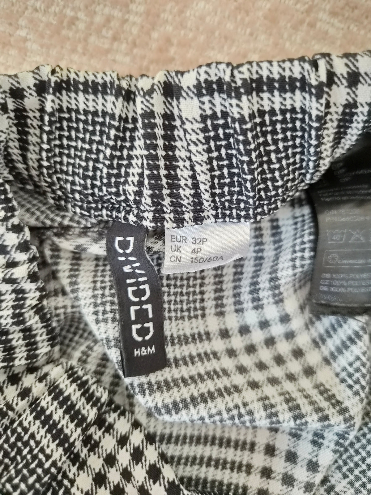 H&M Divided Check Trousers – Size XS Petite (UK 4P)