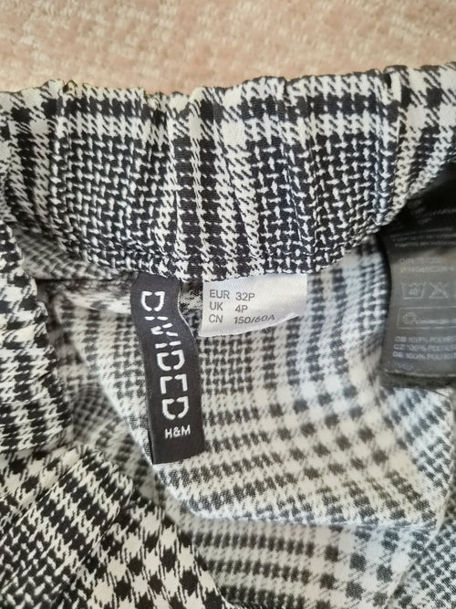 H&M Divided Check Trousers – Size XS Petite (UK 4P)