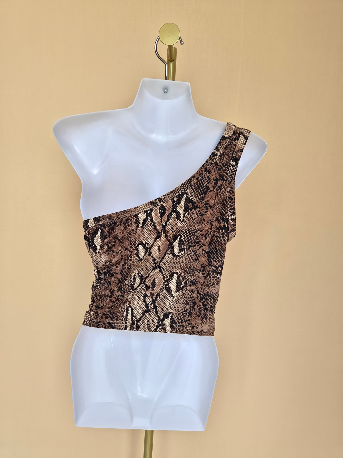 SHEIN Snake Print One-Shoulder Crop Top – Size M