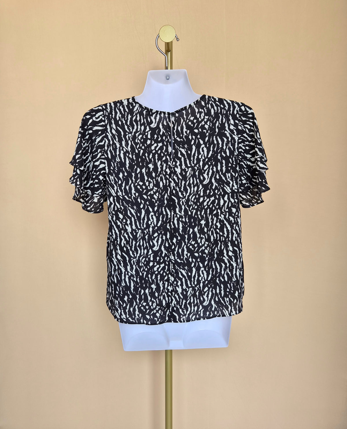 Ann Taylor Factory Petite Animal Print Flutter Sleeve Top – XXS Petite