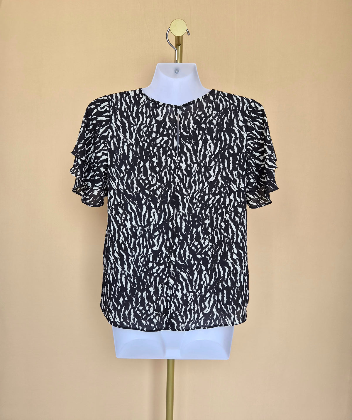 Ann Taylor Factory Petite Animal Print Flutter Sleeve Top – XXS Petite