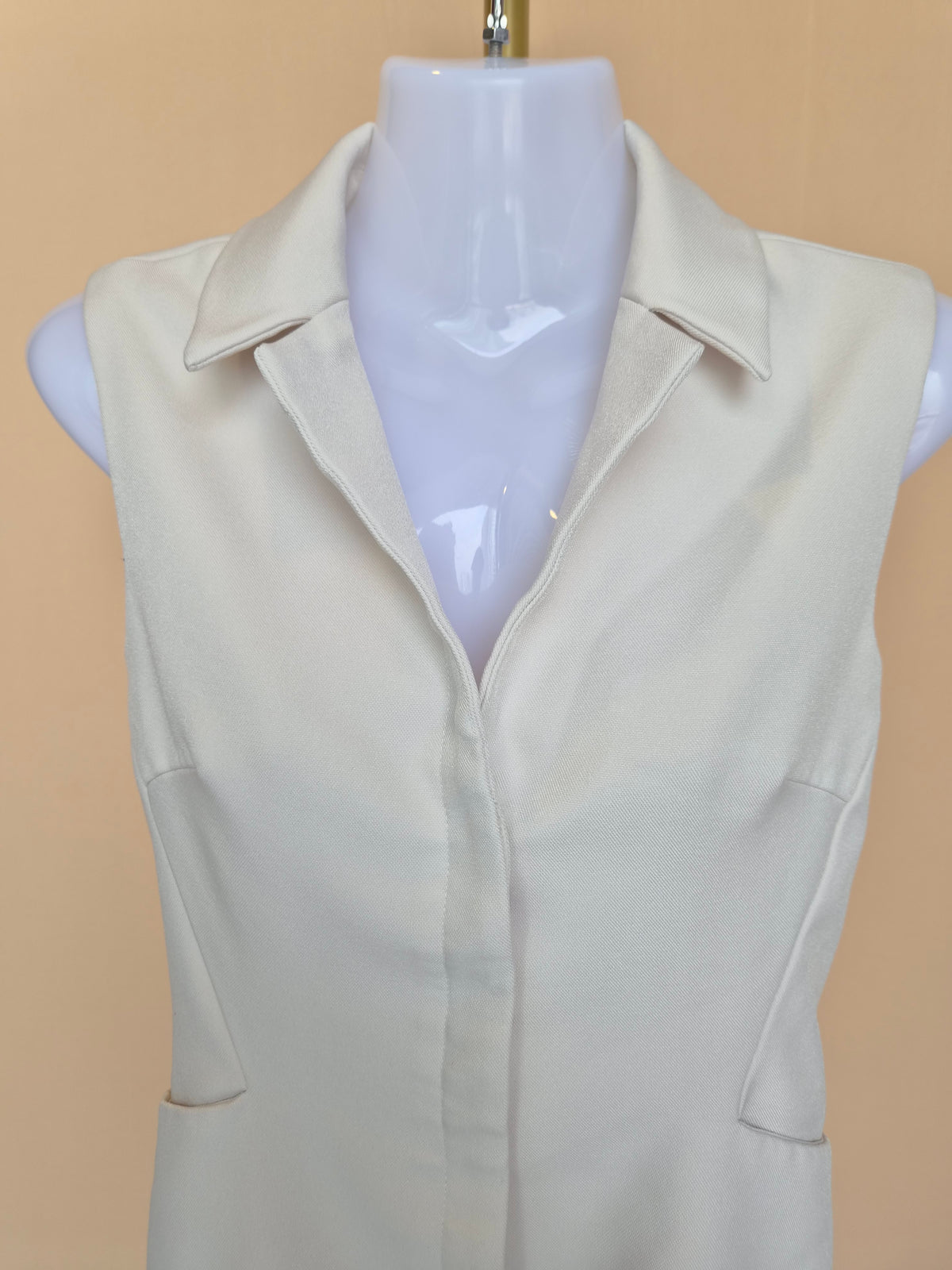 Love, Bonito Ivory Sleeveless Tailored Vest Top – XS