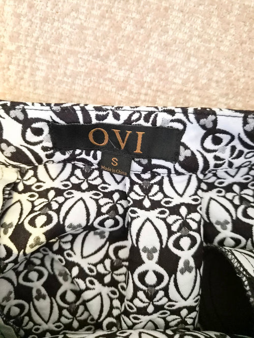OVI Black & White Geometric Print Mini Skirt – Size S