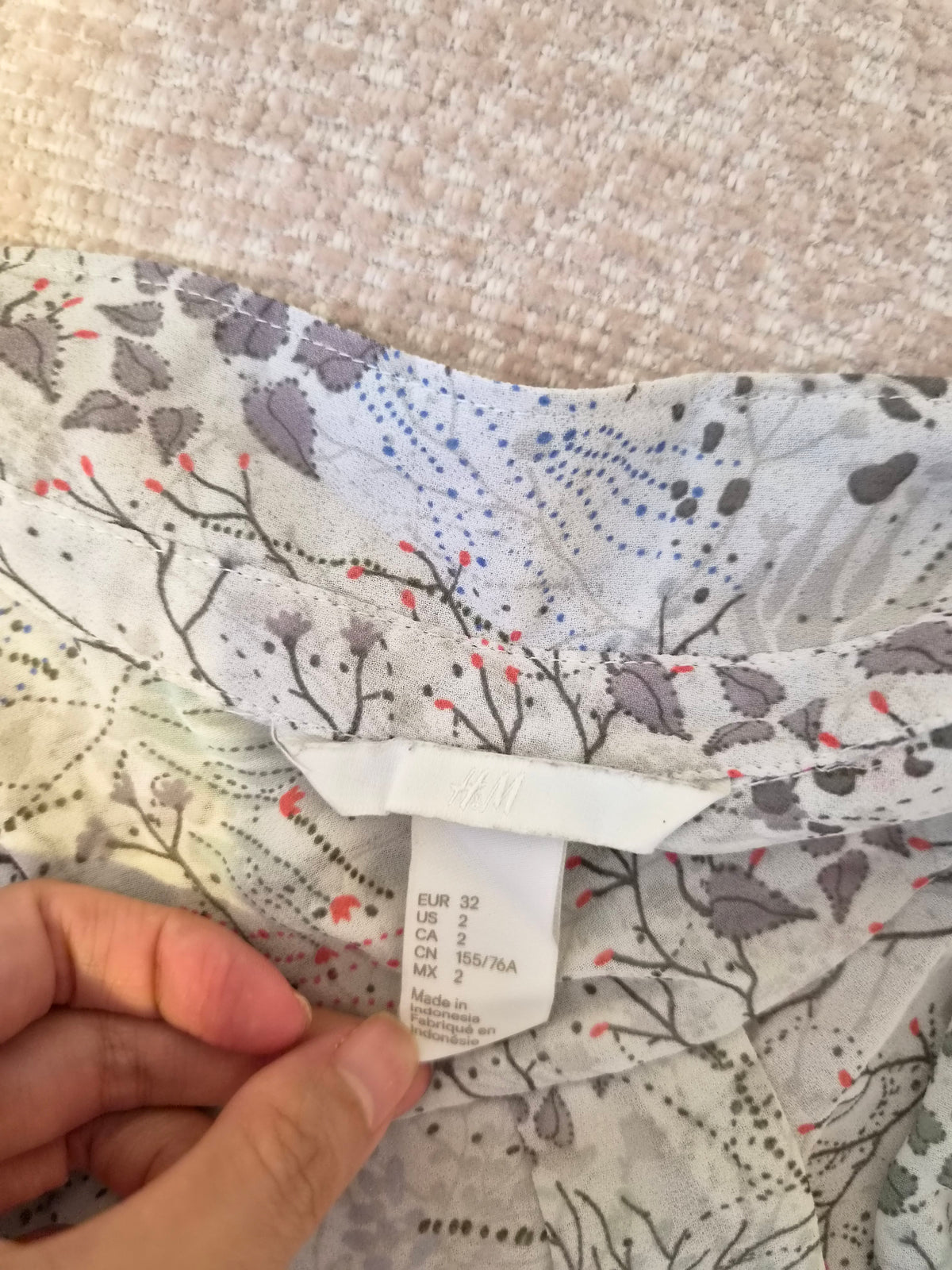 H&M Botanical Print Sleeveless Blouse – Size XS
