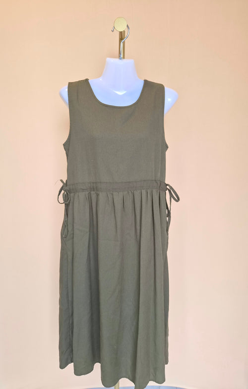 Chawan Olive Green Sleeveless Midi Dress – Approx. S/M