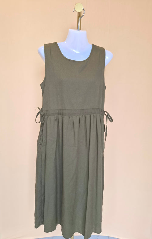 Chawan Olive Green Sleeveless Midi Dress – Approx. S/M