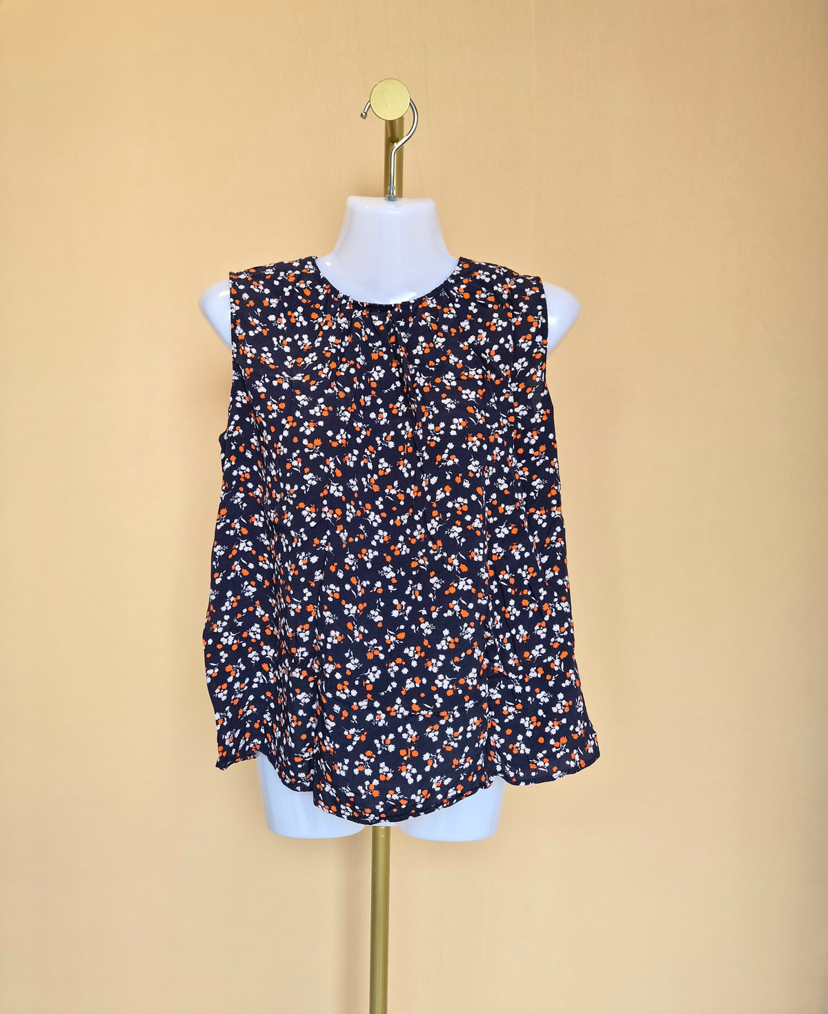 UNIQLO Navy Floral Sleeveless Blouse – Size S