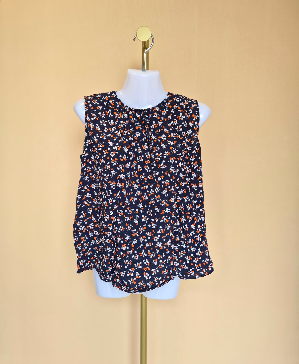 UNIQLO Navy Floral Sleeveless Blouse – Size S