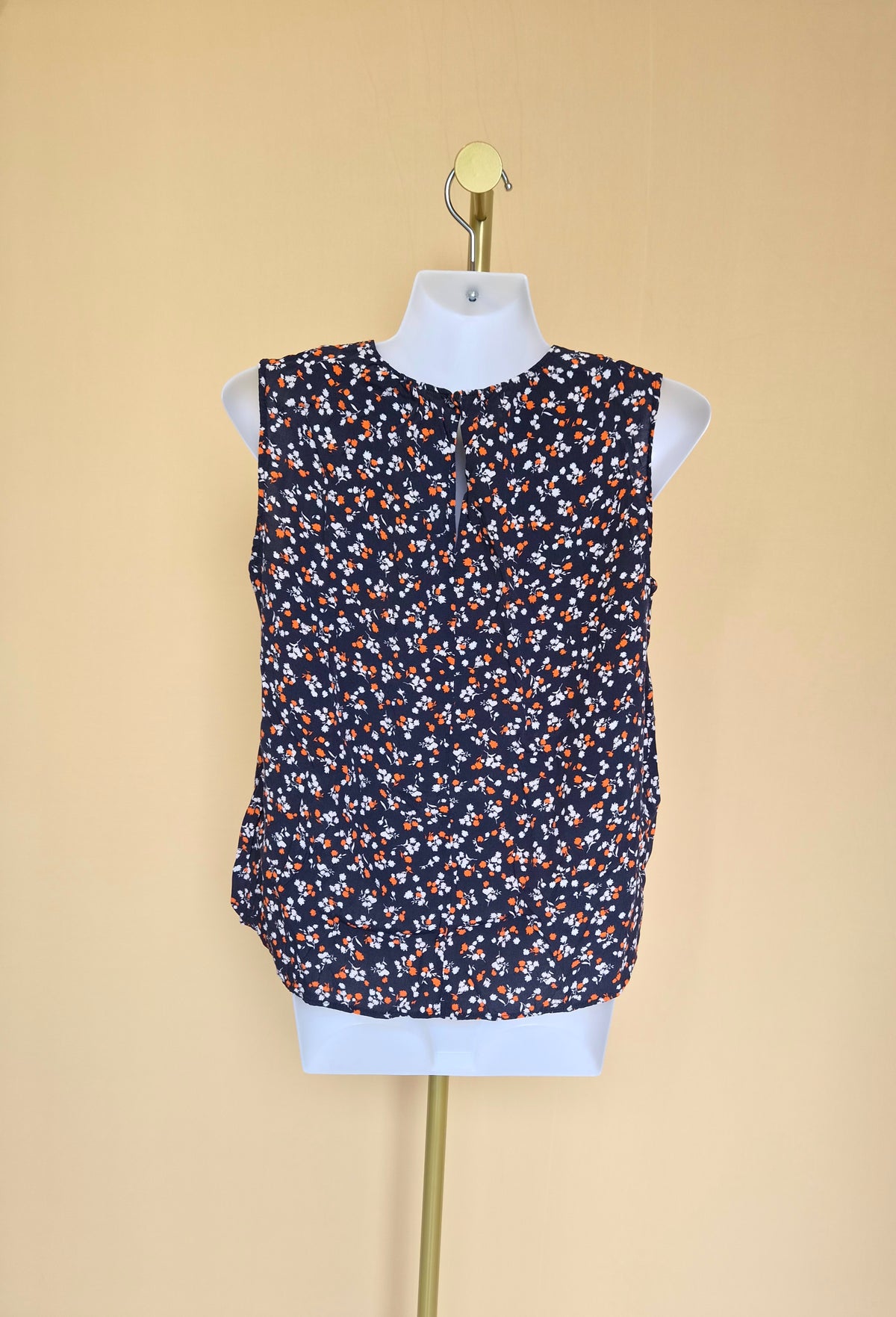 UNIQLO Navy Floral Sleeveless Blouse – Size S