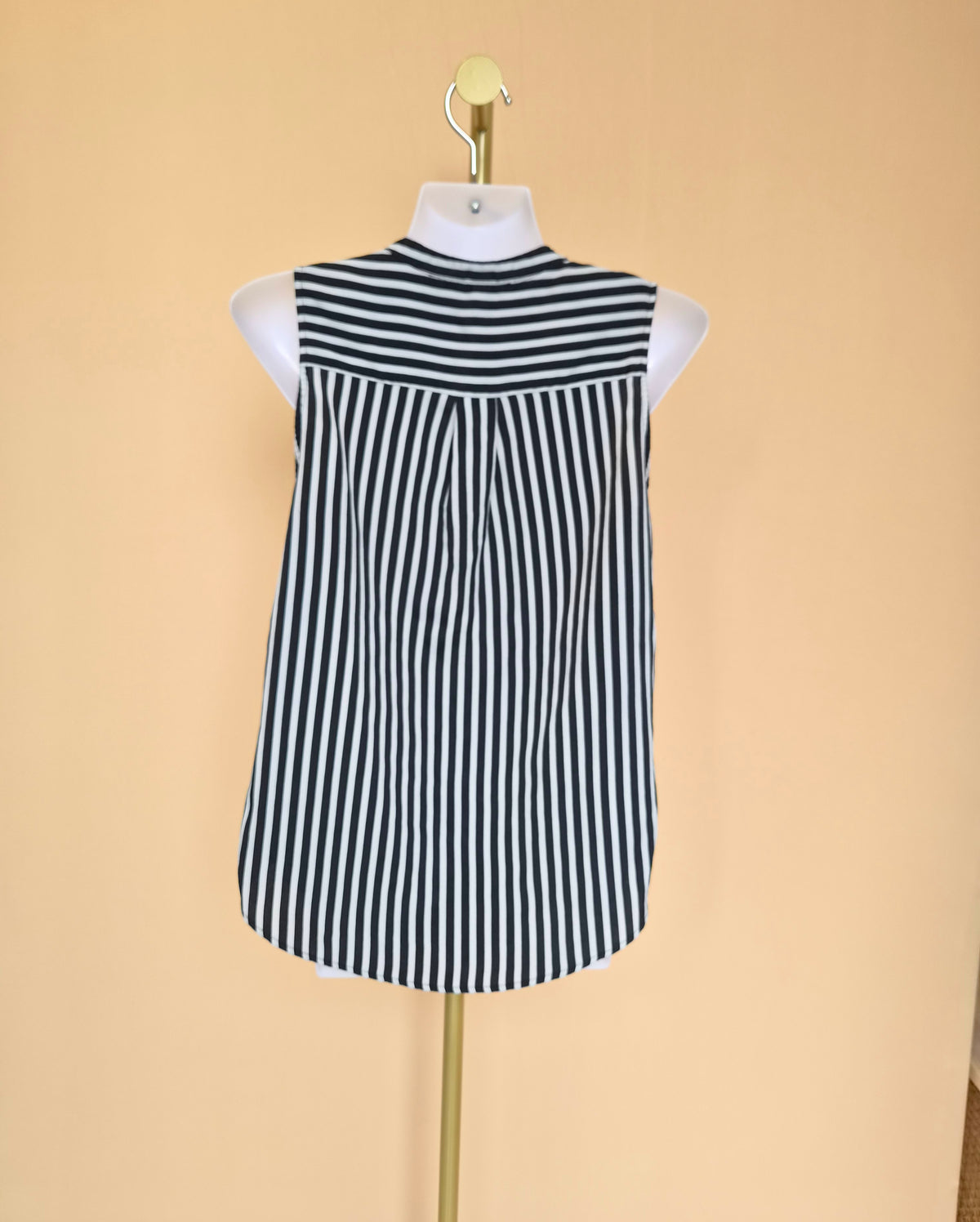 H&M Black & White Striped Sleeveless Blouse