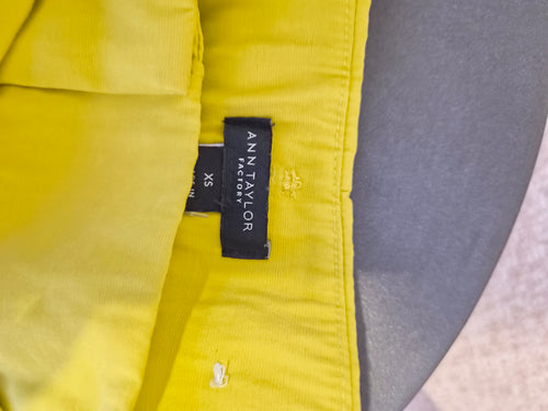 Ann Taylor Factory Chartreuse Belted Shorts – Size XS