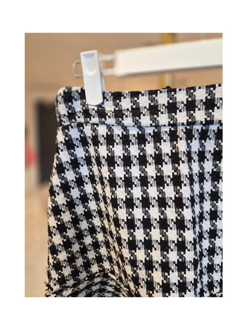 Trendyol Houndstooth Ruffle Mini Skirt – Size XXS (EU 32)