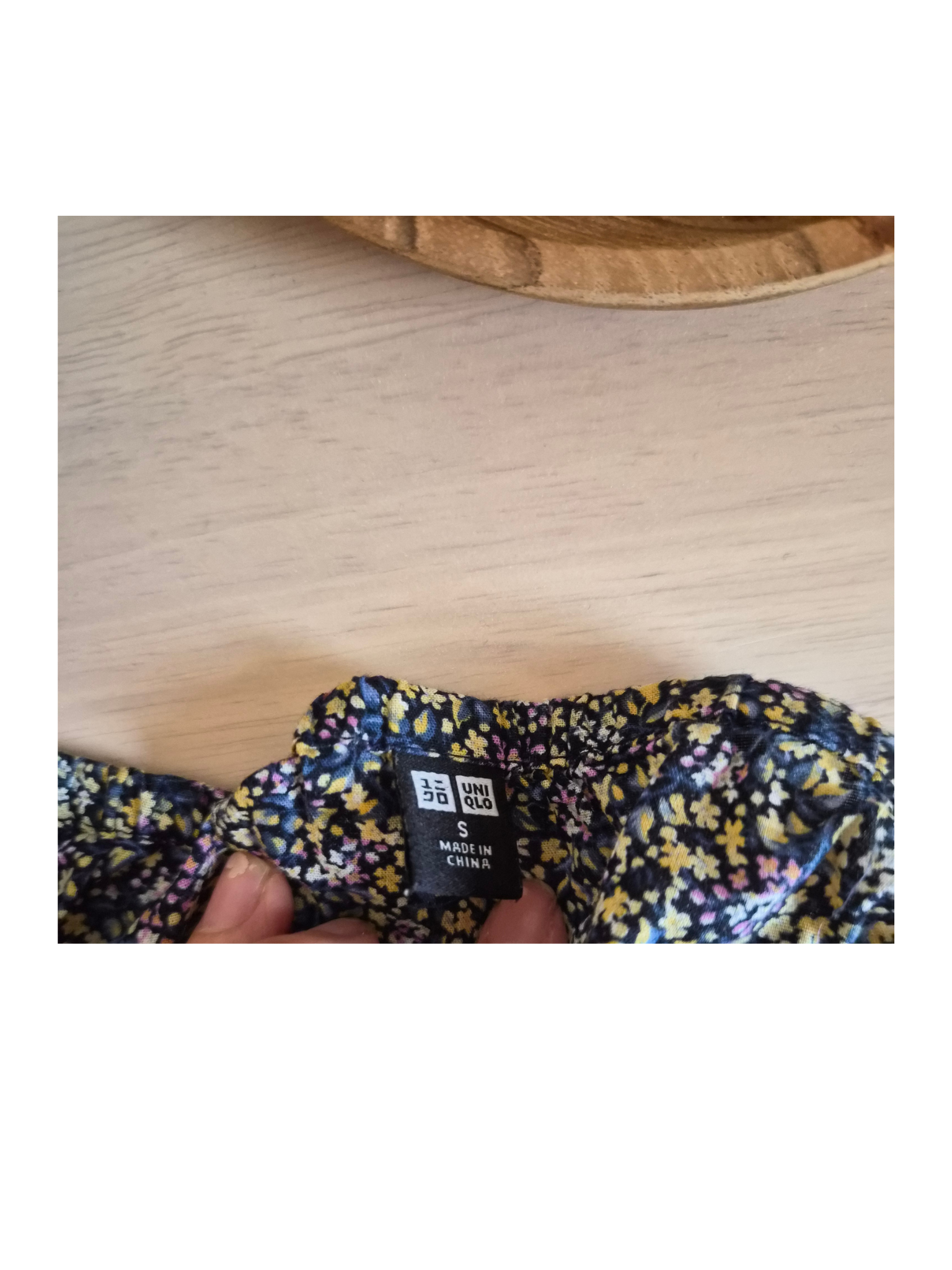 UNIQLO Floral Puff Sleeve Cropped Blouse – Size S